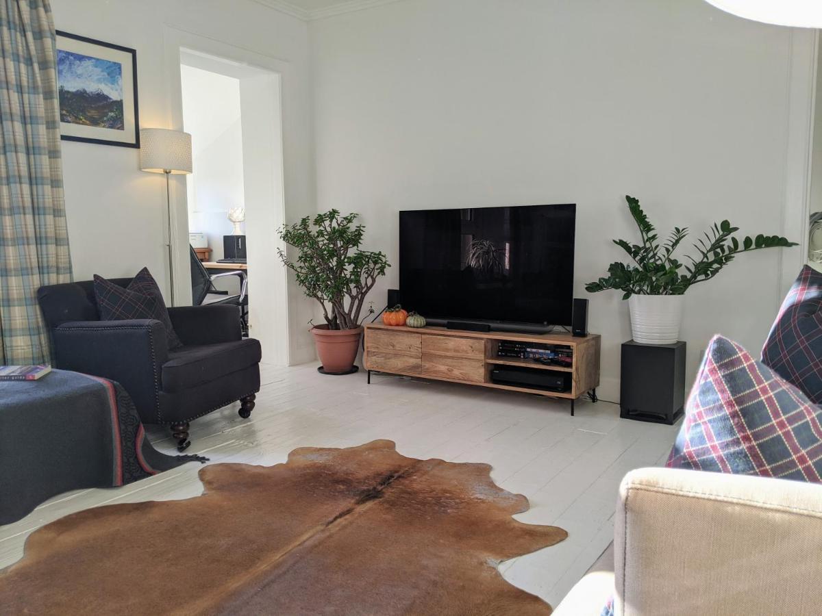 Central Hawick Spacious Stylish Flat With Log Burner Luaran gambar